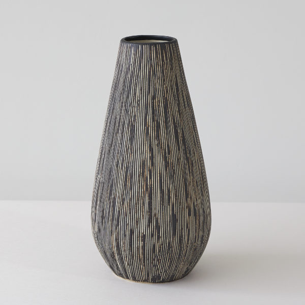 British studio pottery sgraffito vase, last quarter 20th Century