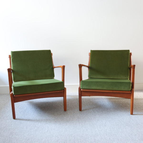 Pair of Swedish teak ‘Kuba’ lounge chairs by Bertil Fridhagen for Bröderna Andersson, circa 1960