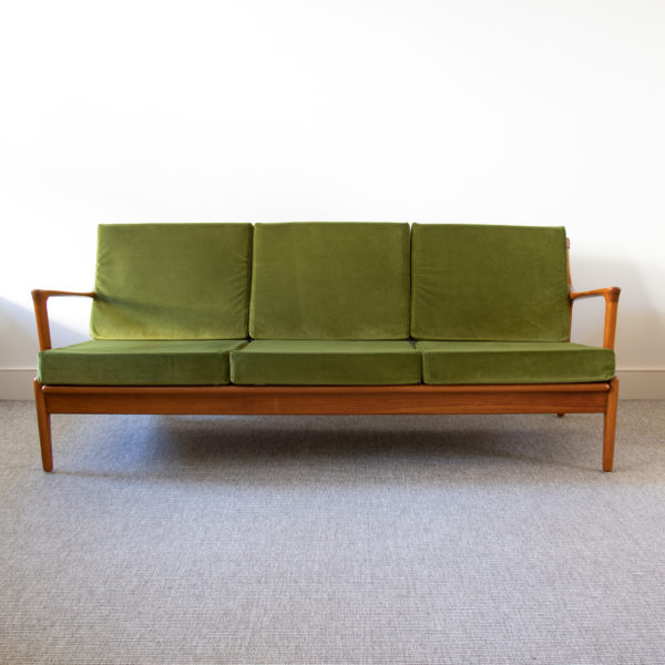 Swedish teak ‘Kuba’ three-seater sofa by Bertil Fridhagen for Broderna Andersson, circa 1960